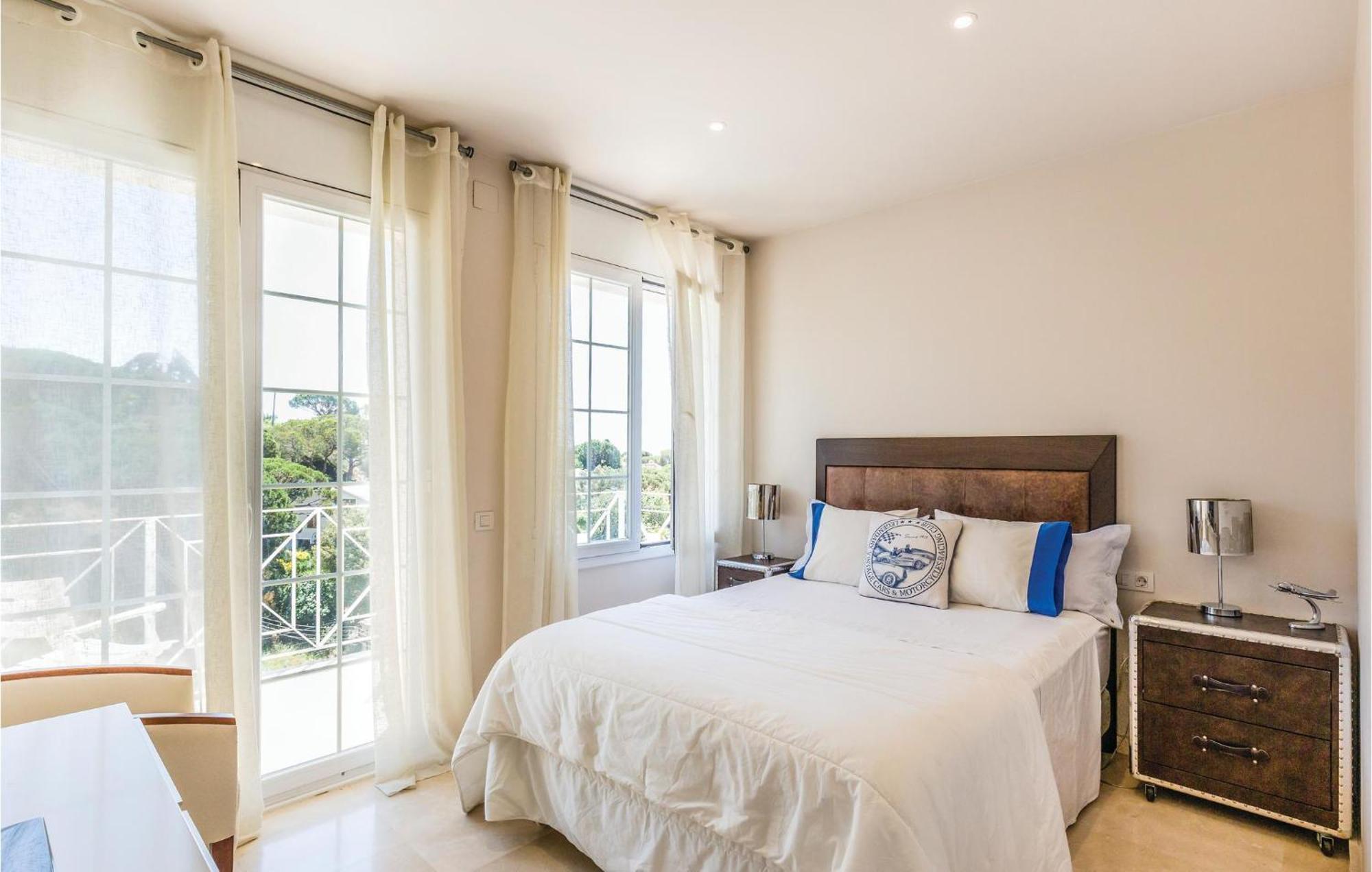 Nice Home In Cabrils With House A Mountain View Exterior foto